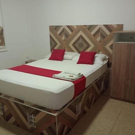 Hostal Kumbaya Santa Marta  Buitenkant foto