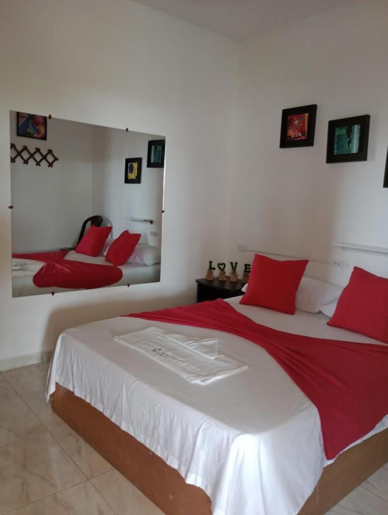 Hostal Kumbaya Santa Marta  Buitenkant foto