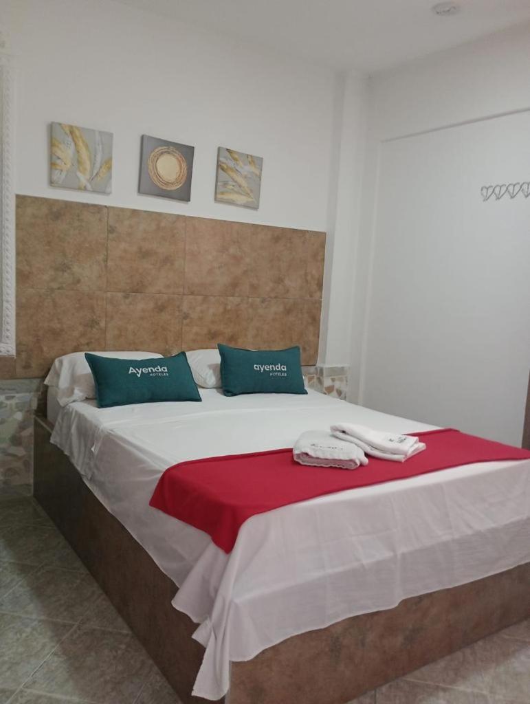 Hostal Kumbaya Santa Marta  Buitenkant foto