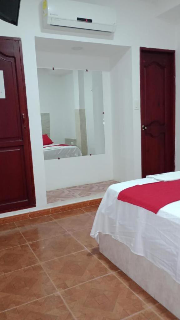 Hostal Kumbaya Santa Marta  Buitenkant foto
