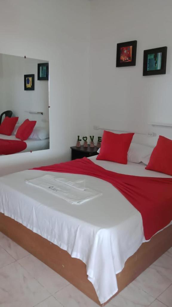 Hostal Kumbaya Santa Marta  Buitenkant foto