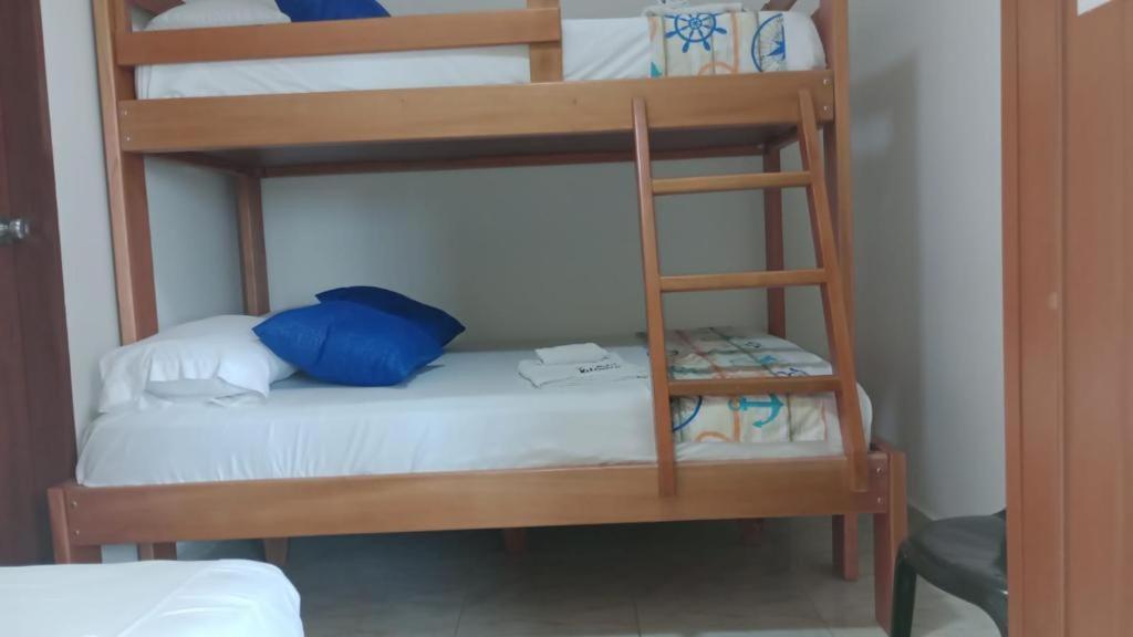 Hostal Kumbaya Santa Marta  Buitenkant foto