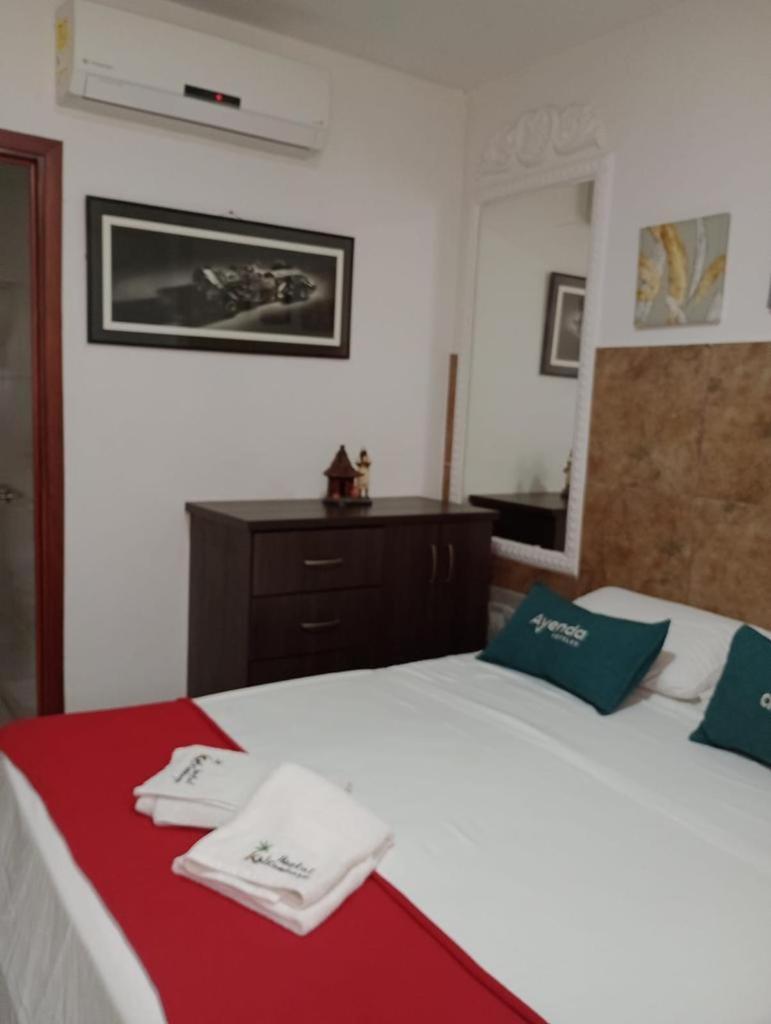 Hostal Kumbaya Santa Marta  Buitenkant foto